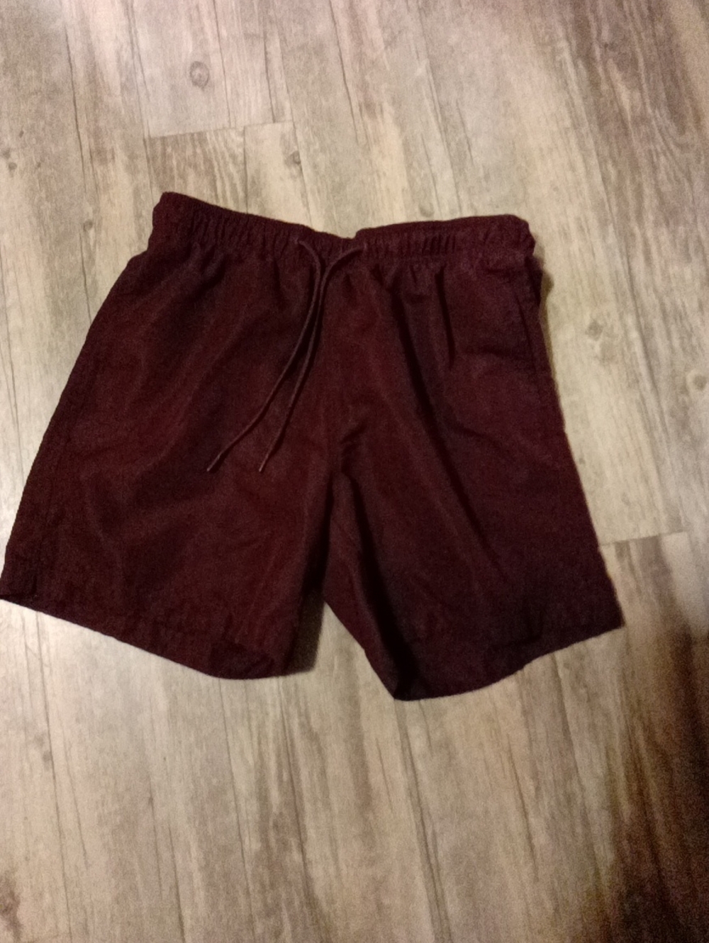 H&M Men's Drawstring Athletic Shorts in Burgundy